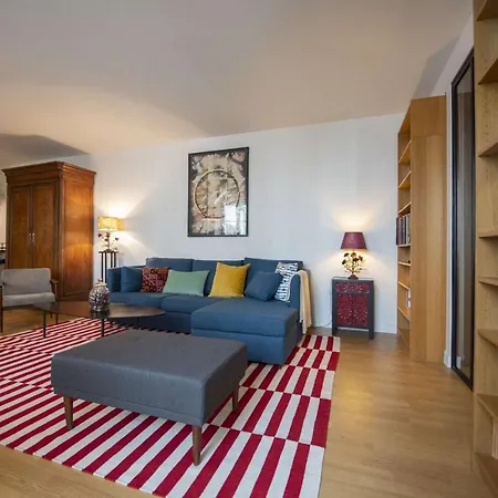 Pre-vert Apartment